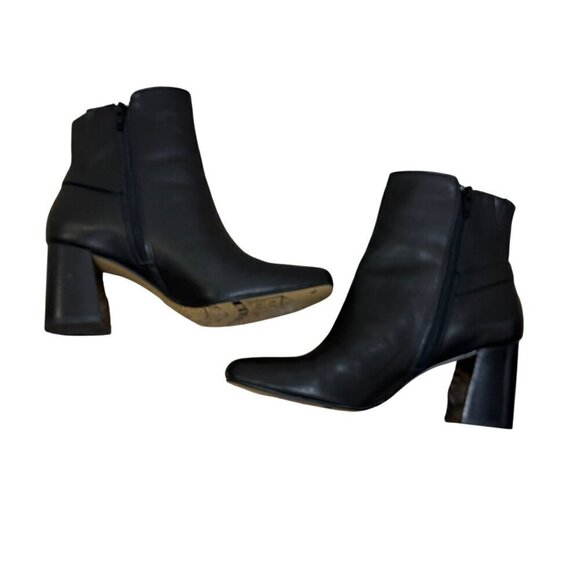 Bella-Vita Womens Black Leather Ankle Boots Sz 8WW - Picture 2 of 9